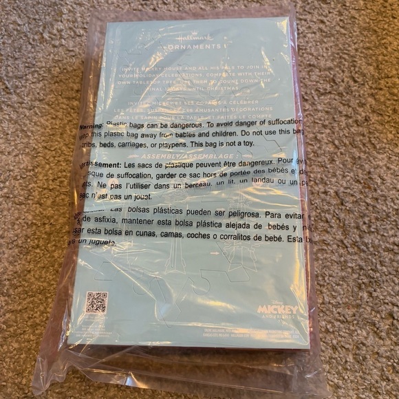 Disney Mickey & Friends Countdown Calendar Christmas Tree W/ Ornaments NEW - Picture 3 of 3